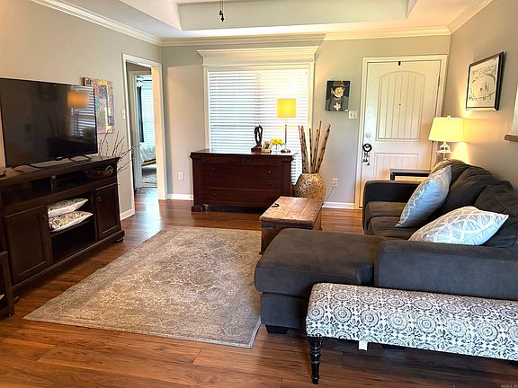 5th image of 612 Sanibel St