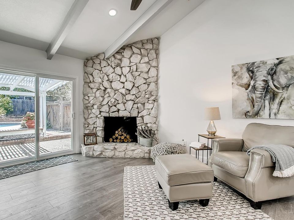 1st image of 4422 White Oak Ct