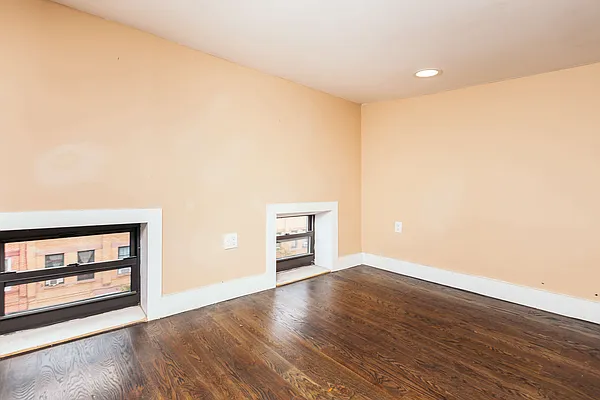 Rented by Nooklyn NYC LLC | media 28