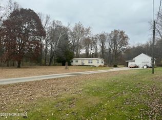 1809 S Berkey Southern Rd, Swanton, OH 43558