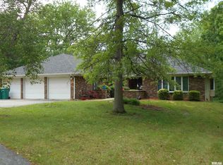 1001 Wigwam Hollow Rd, Macomb, IL 61455