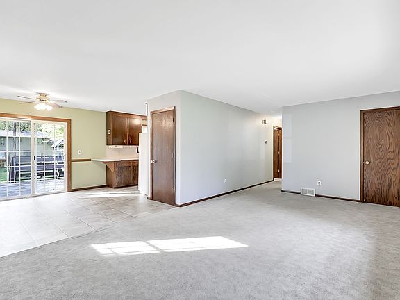 4th image of 11617 Utah Ave N
