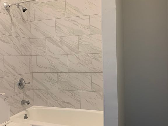 2nd image of 872 Bergen Ave #6