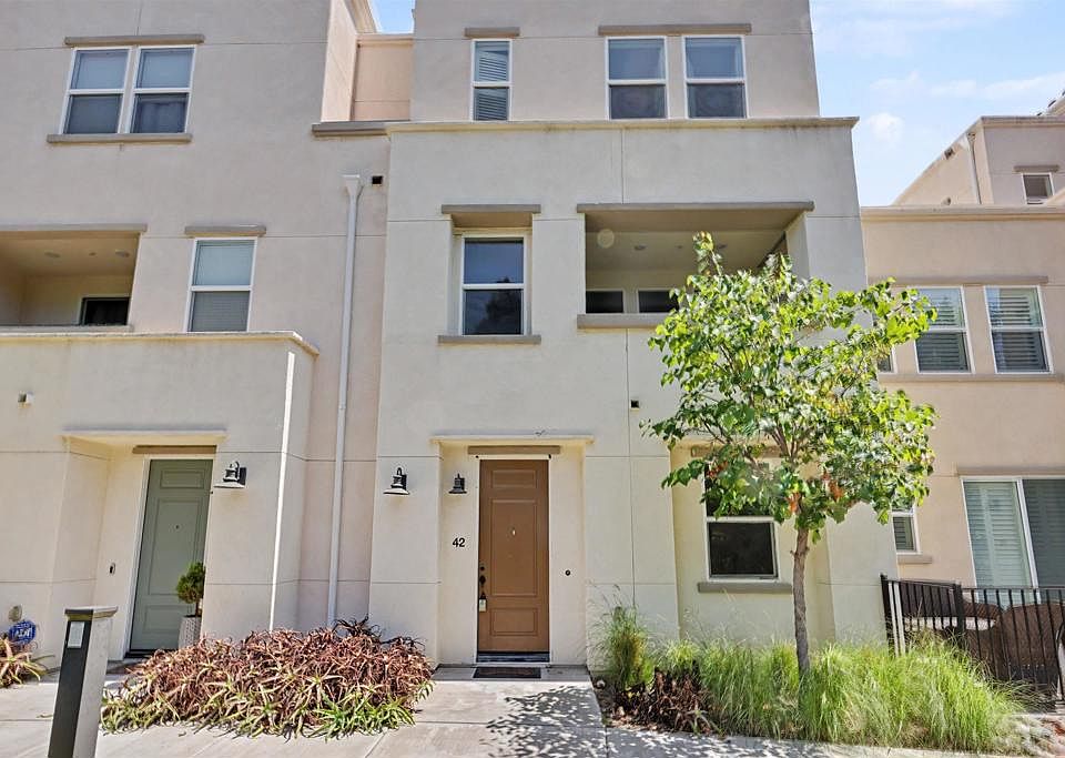 1st image of 1320 Calle Sandcliff Unit 42