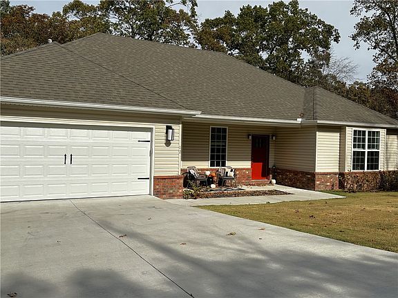 2nd image of 12 Betty Ln