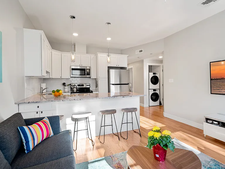1061 Saratoga St #3 — Photo 10