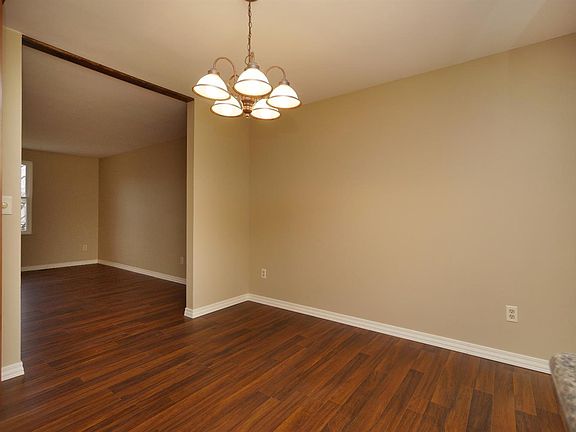 5th image of 2912 Glenaire Dr