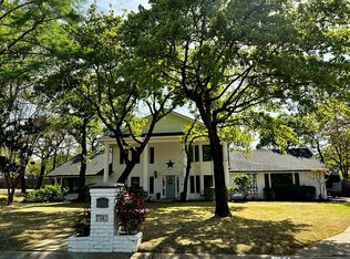 14 Colonial Ct, Trophy Club, TX 76262