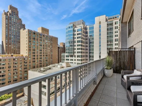 420 East 72nd Street image 10 of 12