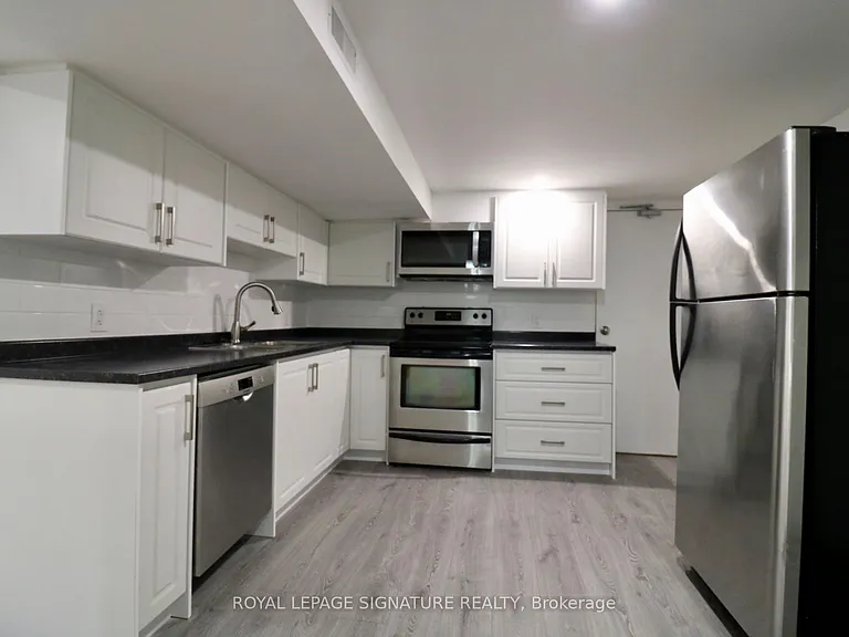 309 Cranbrook Dr #BASEMENT — Photo 2