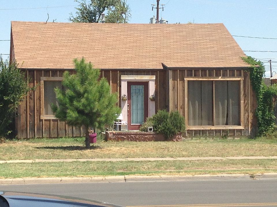 1st image of 506 N Sam Houston Ave