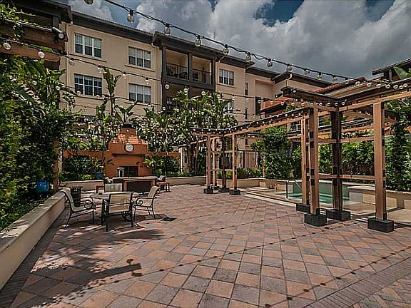 5th image of 100 4th Ave S APT 308