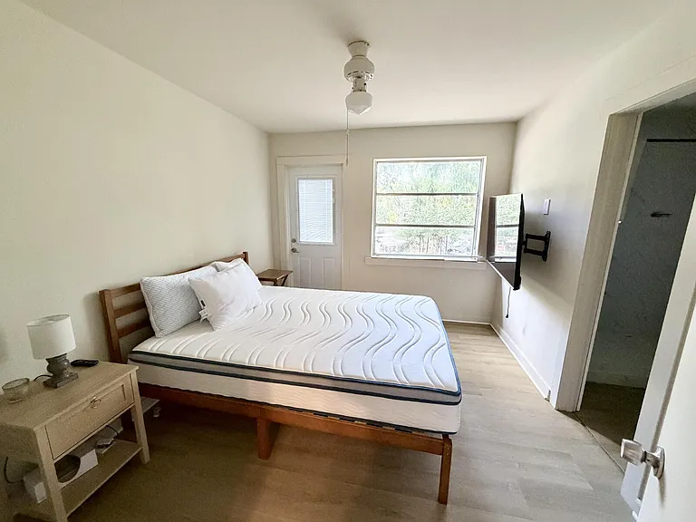 1124 18th Ave N #1 — Photo 7