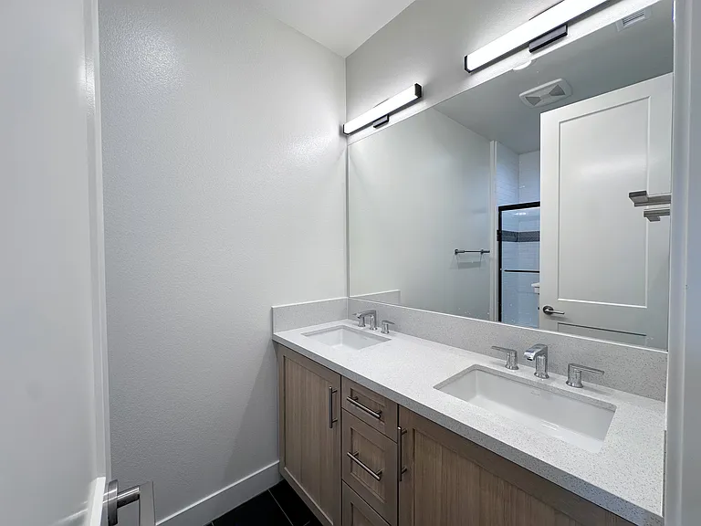 Shared Bath 3rd floor