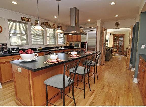 5th image of 3044 Pillsbury Avenue S
