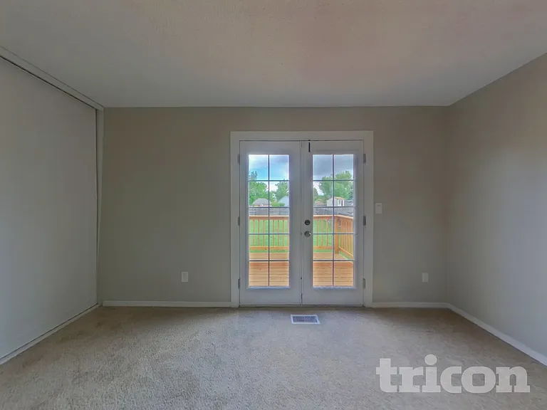 1721 S Genoa Way — Photo 6