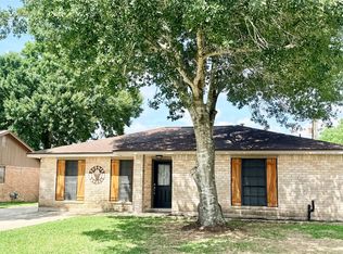 1310 Valley Dr, Angleton, TX 77515