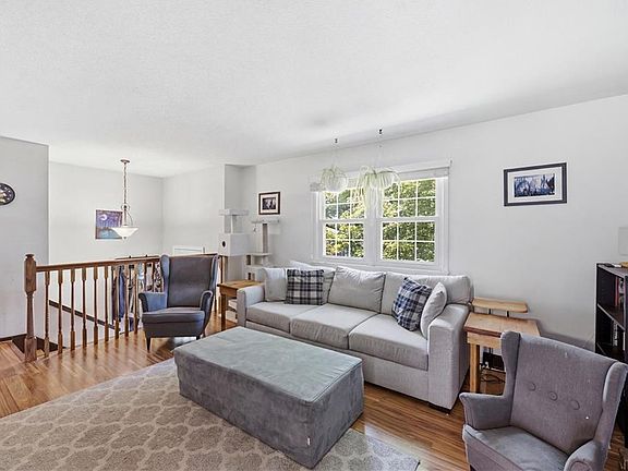 3rd image of 5526 Stearns St