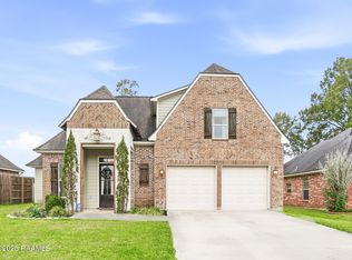 616 Beacon Dr, Youngsville, LA 70592
