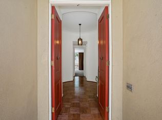 141 S Camden Dr, Beverly Hills, CA 90212