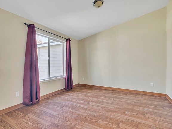 3rd image of 2720 Leslie Rd