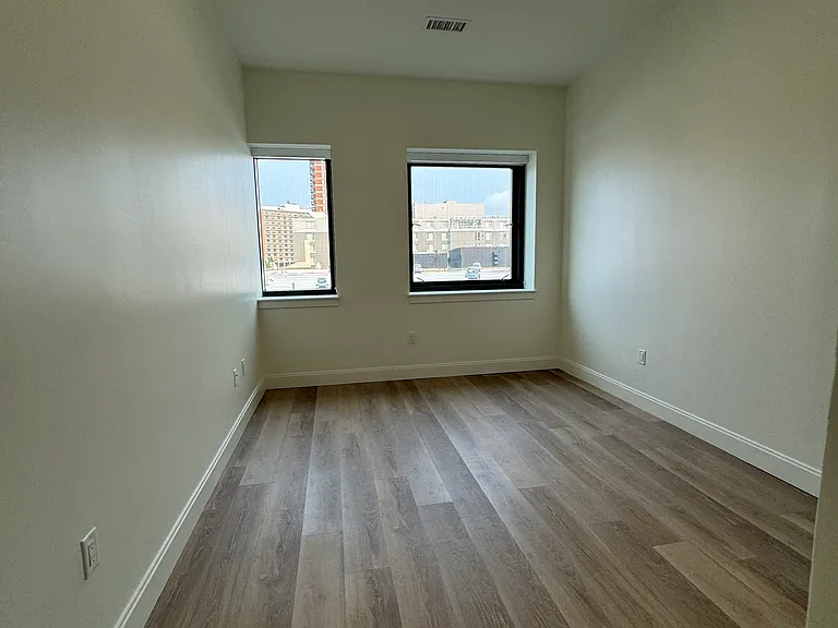 1085 Commonwealth Ave — Photo 18