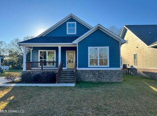 1427 Mantou St, Pascagoula, MS 39567