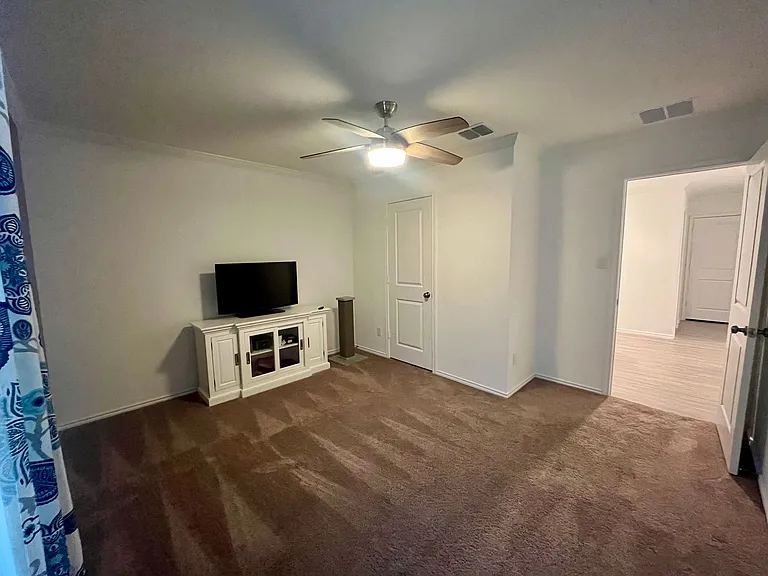7715 Yeti Park — Photo 11
