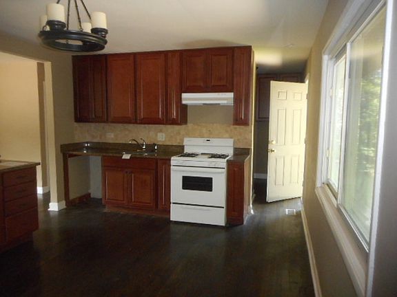5th image of 805 Hayward Ave