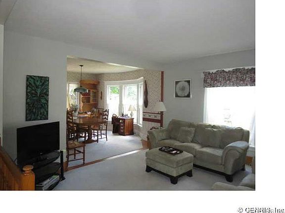 3rd image of 115 Peirson Ave