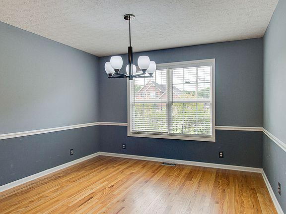 3rd image of 7010 Merlot Dr
