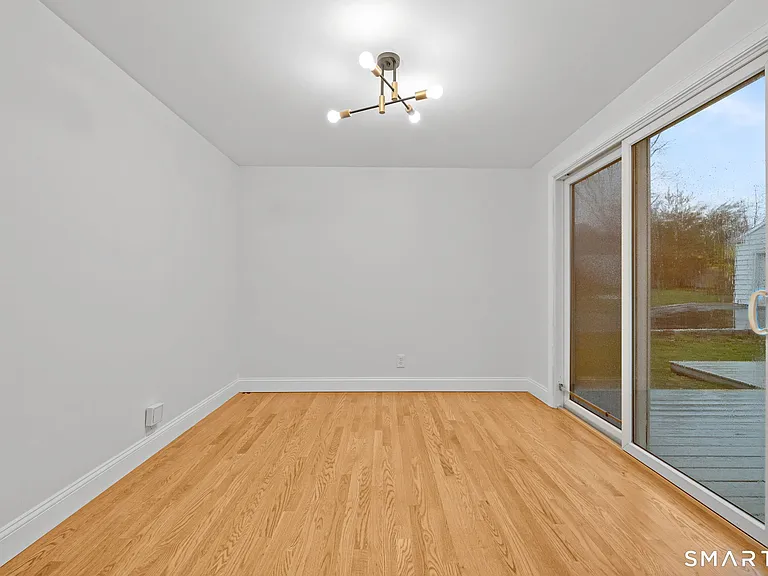 12 Sherwood Rd — Photo 6