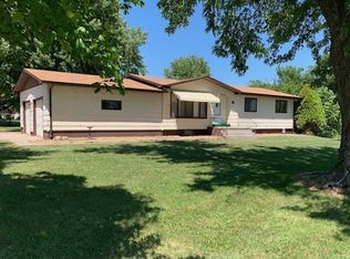 1208 E Bismark Rd, Grand Island, NE 68801