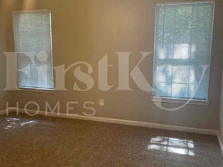 1119 Oak Hollow Ct — Photo 6