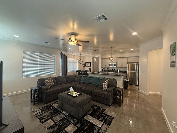 3rd image of 3561 N Burbank St