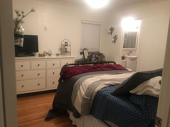 5th image of 509 Oak St