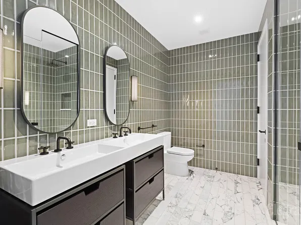 11 Hoyt Street image 5 of 21