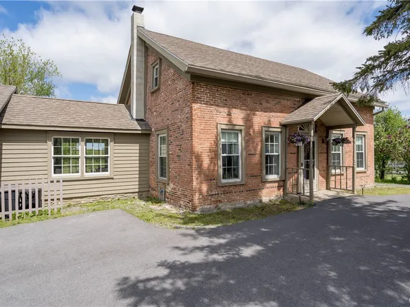 20019 Burton Rd, Sackets Harbor, NY 13685