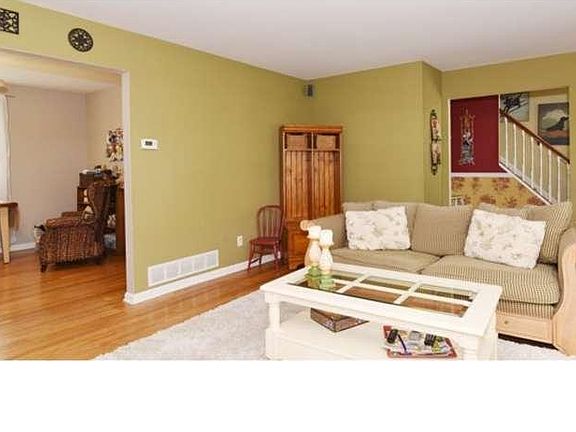 4th image of 11 Anita Dr