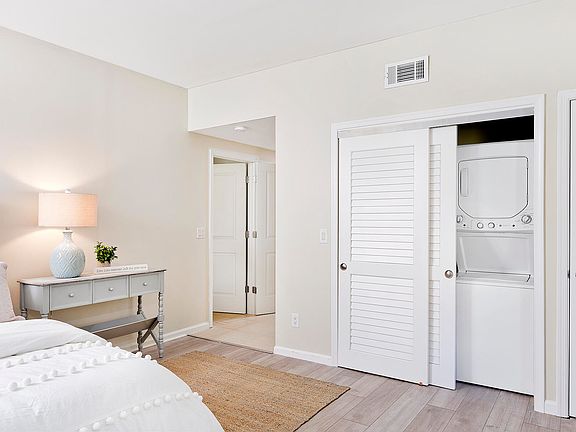 3rd image of 11818 Pebblewood Dr APT 101