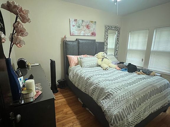 3rd image of 1385 Manor Park Ave APT 6