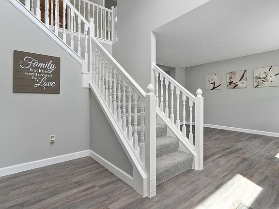 3rd image of 2655 Abbey Knoll Dr
