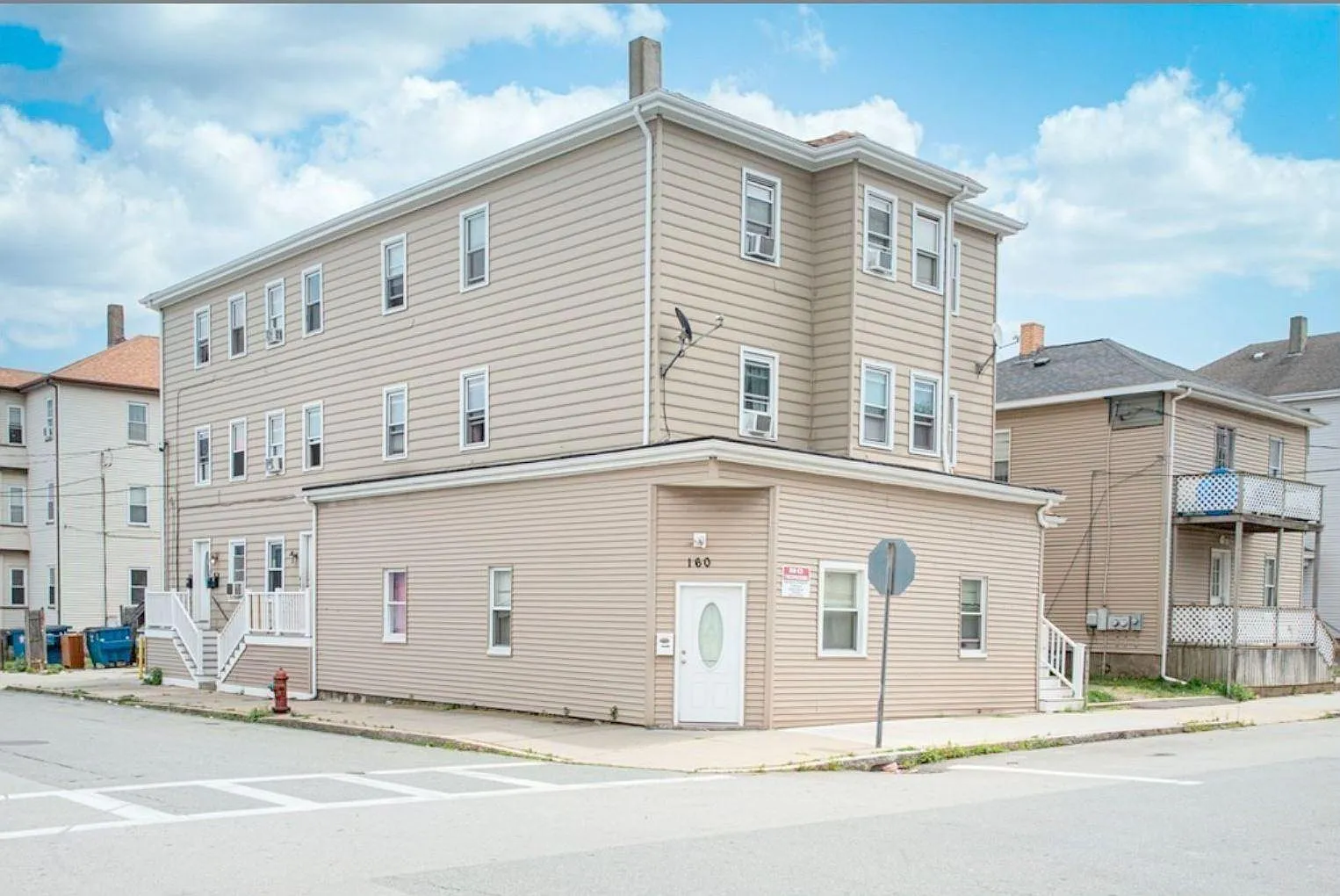 2 bed, 1000 sqft, $1,795 — Photo 1