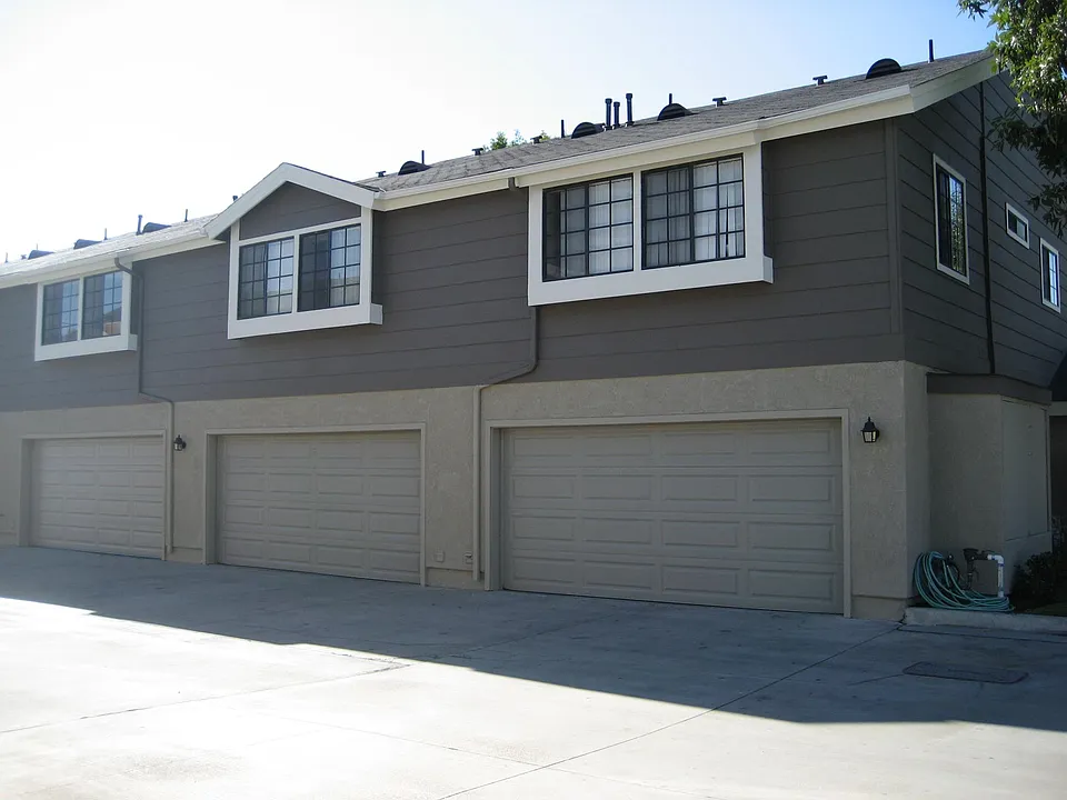 8141 Lampson Ave