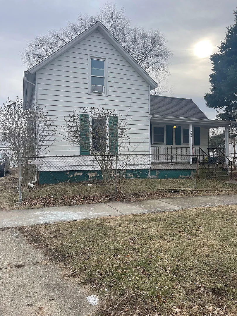 309 E Hill St photo 1