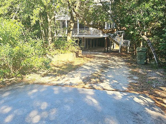 3rd image of 108 Sand Castle Dr
