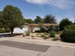 9933 Robin Ave NE, Albuquerque, NM 87112