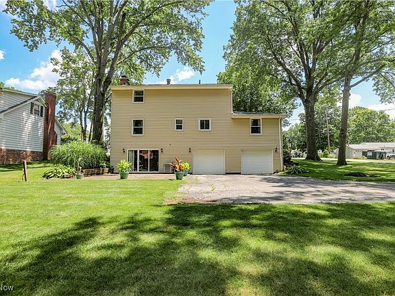 4th image of 422 Oak Manor Dr