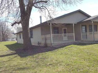 345 S Main St, Canton, IL 61520