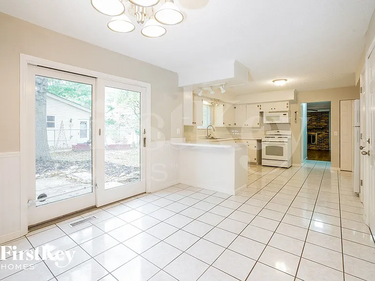 5511 Fireleaf Dr — Photo 5
